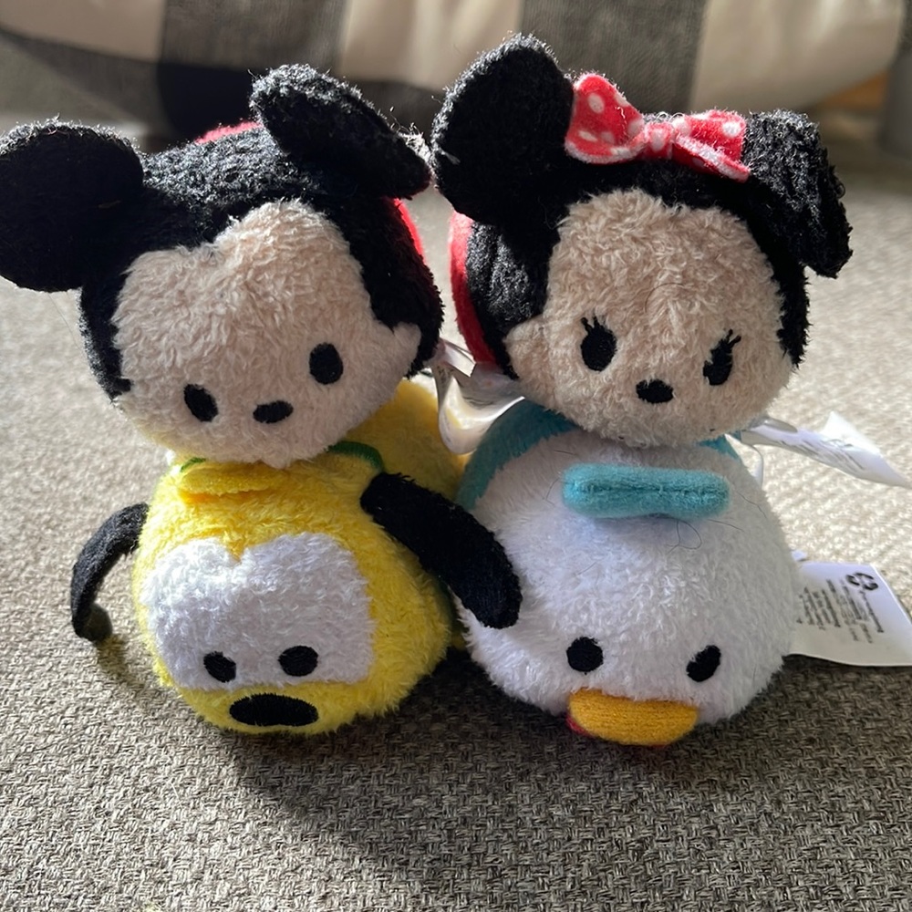 Disney Tsum Tsum lot - Mickey, Minnie, Donald, Pluto